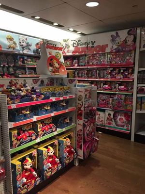 电商浪潮下的玩具王国坍塌 一家标志性玩具店的消失启示录